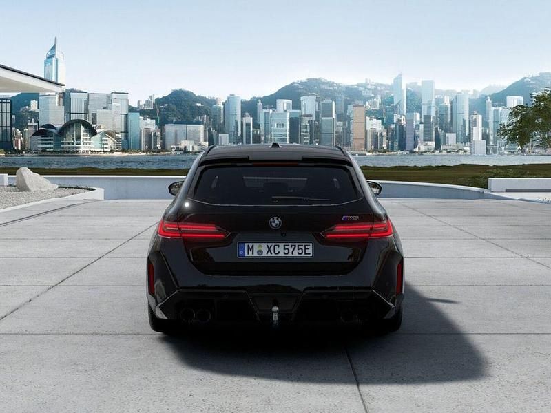 Neu BMW M5 Sport Line 727 PS (534 kW) 2026 Schwarz Kombi
