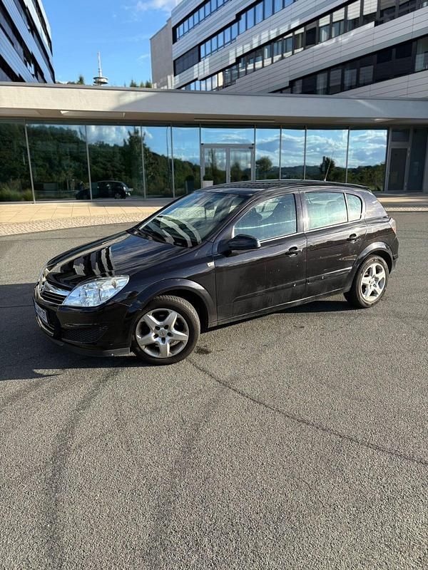 Gebraucht Opel Astra 116 PS (85 kW) 2009 Schwarz Kleinwagen