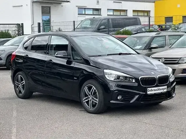 Gebraucht BMW 218 Active Tourer Sport Line 136 PS (100 kW) 2018 Schwarz Van / Kleinbus