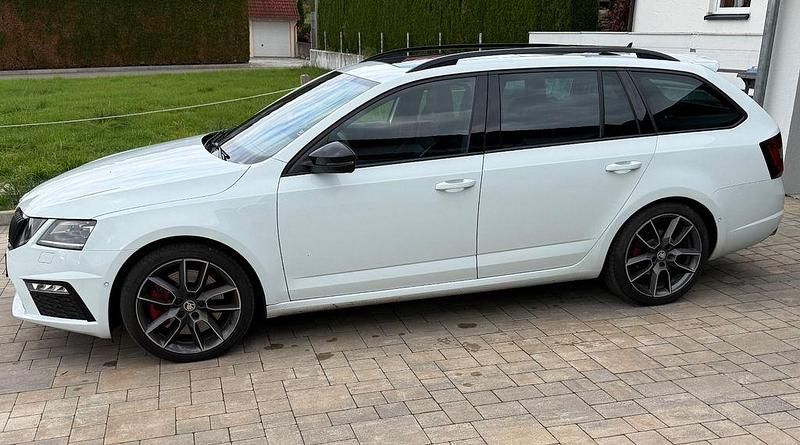 Weiß Gebraucht 2018 Skoda Octavia RS Kombi | 20.999 € (Etwas zu teuer) - Bild 1/4