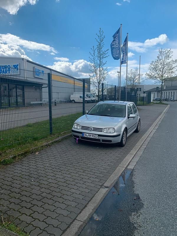 Gebraucht VW Golf IV 80 PS (58 kW) 1998 Silber Kleinwagen