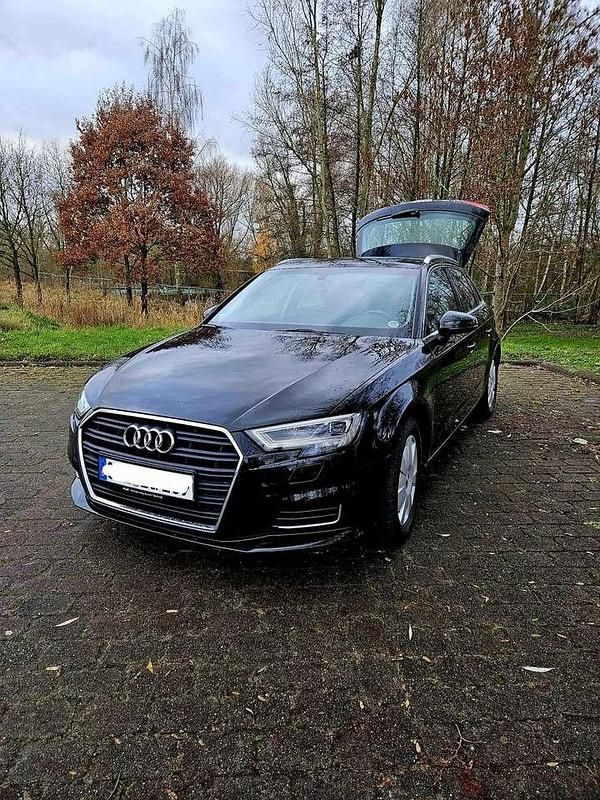 Schwarz Gebraucht 2018 Audi A3 Design Kleinwagen | 20.200 € (Fairer Preis) - Bild 1/4