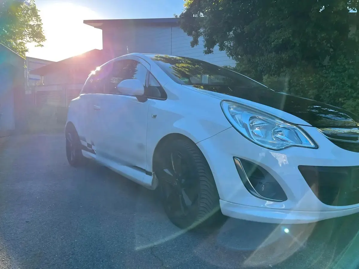 Gebraucht Opel Corsa OPC 87 PS (63 kW) 2011 Weiß Kleinwagen