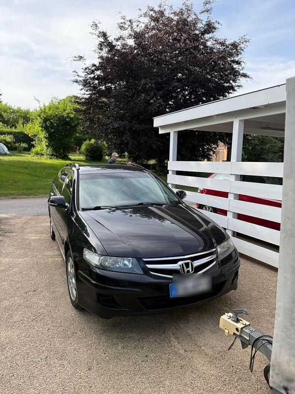Schwarz Gebraucht 2004 Honda Accord Kombi | 1.799 € - Bild 1/4