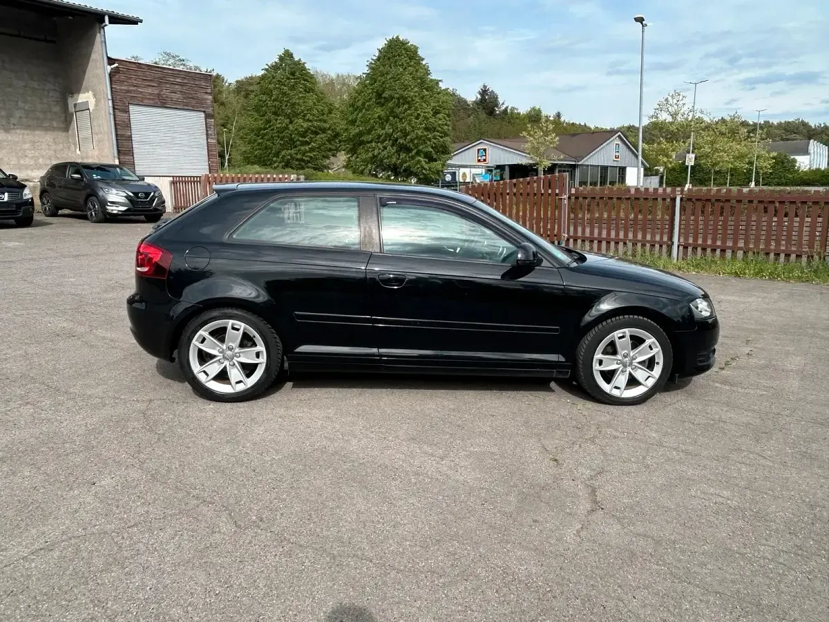 Second-hand Audi A3 Sport 160 CP (117 kW) 2009 Negru Hatchback