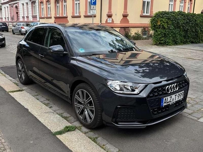 Gebraucht Audi A1 Sportback Advanced 95 PS (69 kW) 2022 Grau Kleinwagen