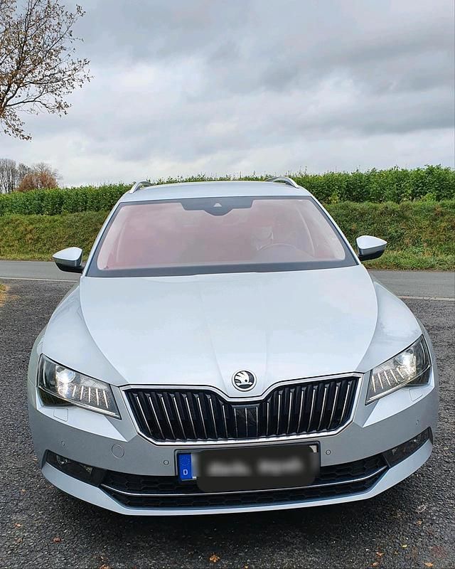 Gebraucht Skoda Superb Style 150 PS (110 kW) 2017 Silber Kombi
