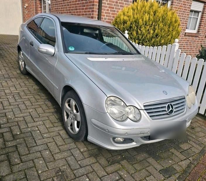 Gebraucht Mercedes C180 143 PS (105 kW) 2004 Silber Coupé