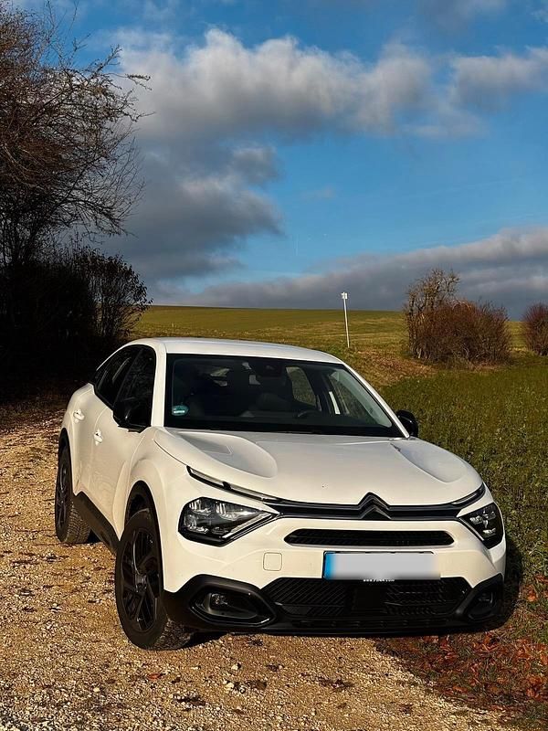 Weiß Gebraucht 2024 Citroën C4 Limousine | 14.500 € (Superpreis) - Bild 1/4