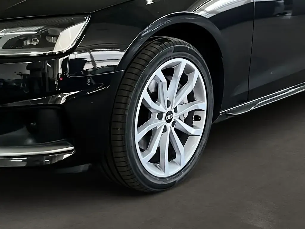 Second-hand Audi A4 Advanced 204 CP (150 kW) 2022 Negru Break