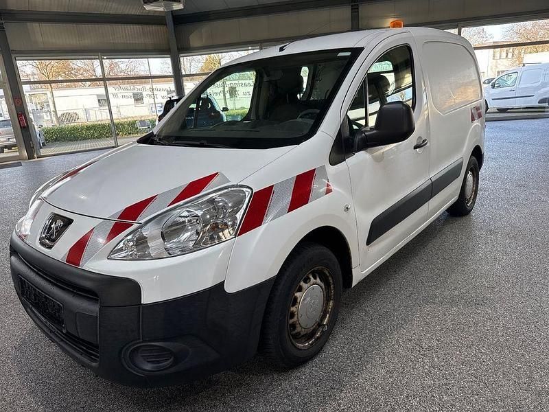 Weiß Gebraucht 2010 Peugeot Partner Van / Kleinbus | 2.480 € (Superpreis) - Bild 1/4