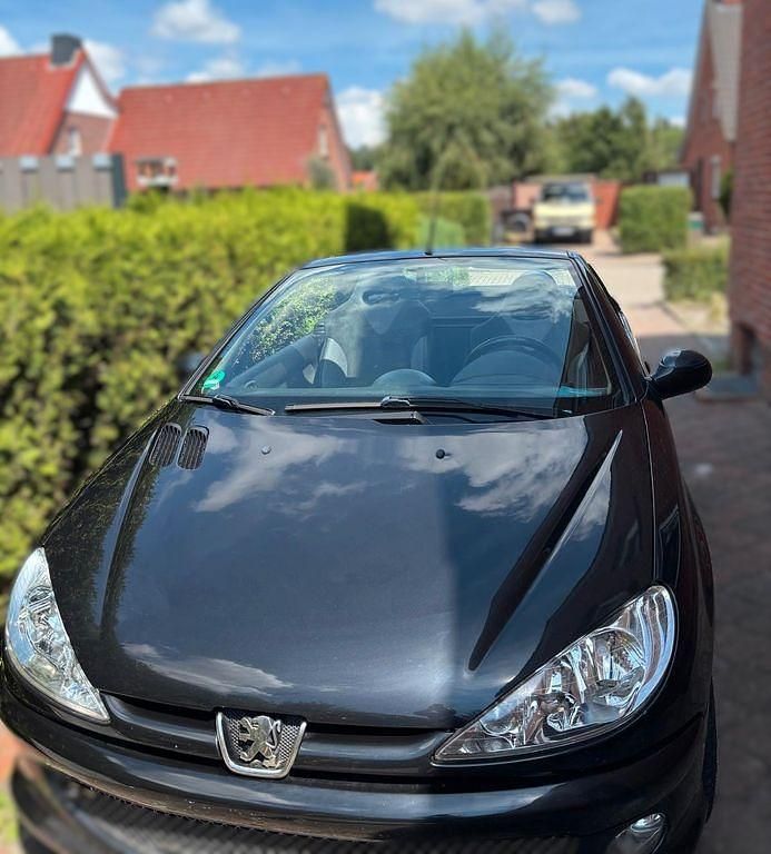 Schwarz Gebraucht 2006 Peugeot 206 CC Cabrio | 3.800 € (Teuer) - Bild 1/4