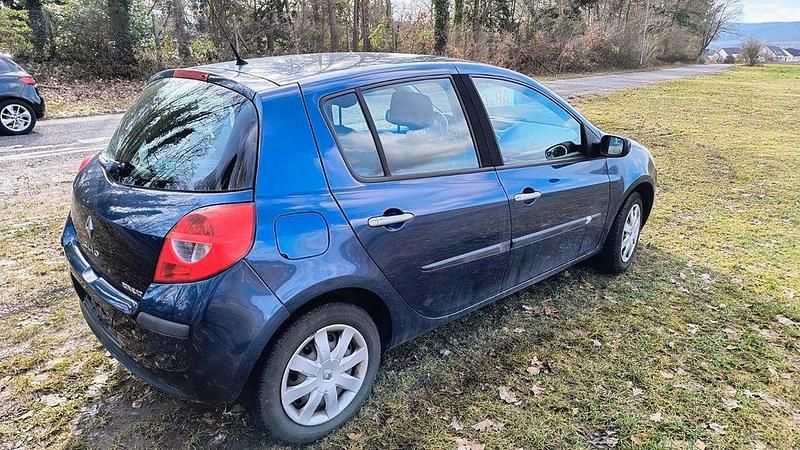 Gebraucht Renault Clio II Privilege 88 PS (64 kW) 2006 Blau Limousine