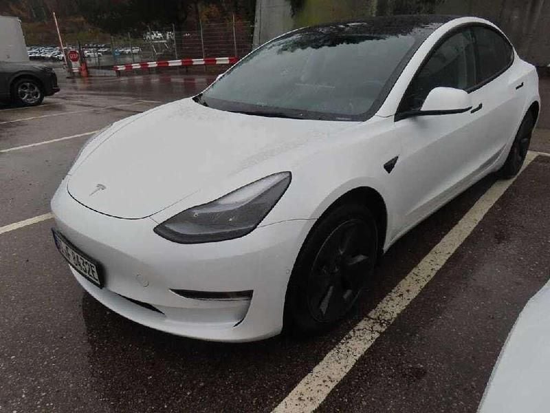 Weiß Gebraucht 2022 Tesla Model 3 Limousine | 28.890 € (Guter Preis) - Bild 1/3