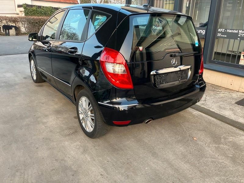 Gebraucht Mercedes A160 Elegance 95 PS (69 kW) 2009 Schwarz Kleinwagen