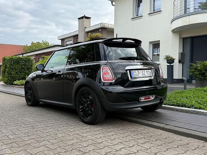 Gebraucht Mini Cooper 75 PS (55 kW) 2013 Schwarz Kleinwagen