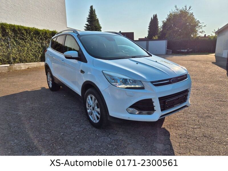 Weiß Gebraucht 2016 Ford Kuga Titanium SUV | 8.999 € (Superpreis) - Bild 1/4