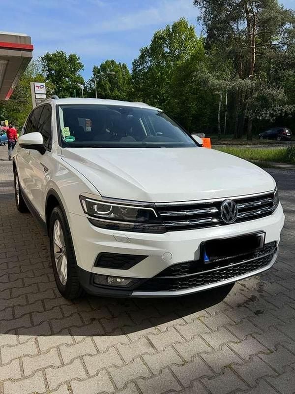 Weiß Gebraucht 2018 VW Tiguan Allspace Comfortline SUV | 21.200 € (Fairer Preis) - Bild 1/4