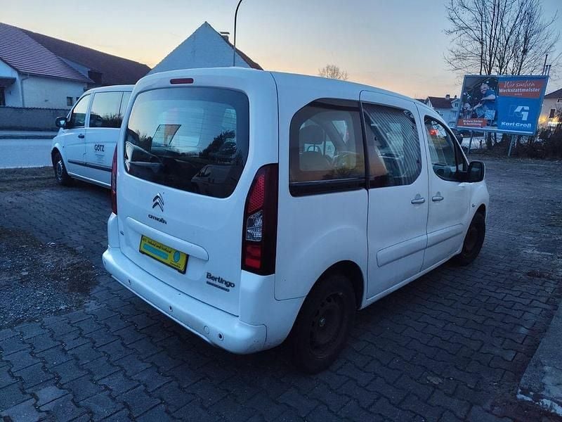 Gebraucht Citroën Berlingo SELECTION 92 PS (67 kW) 2013 Weiß Van / Kleinbus