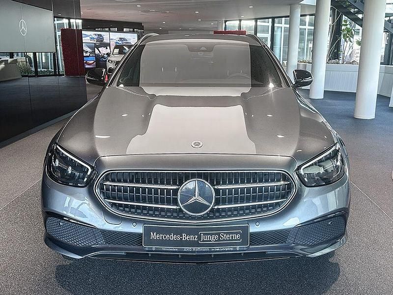 Gebraucht Mercedes E220 Avantgarde 200 PS (147 kW) 2022 Grau Limousine
