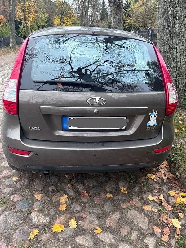 Gebraucht Lada Kalina 98 PS (72 kW) 2016 Braun Limousine