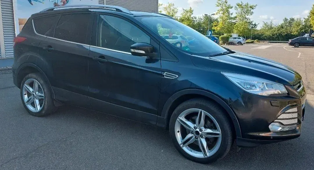 Gebraucht Ford Kuga 170 PS (125 kW) 2014 Schwarz SUV