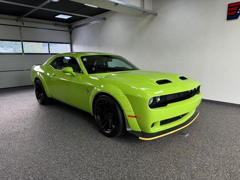 Grün Neu 2025 Dodge Challenger Coupé | 94.600 € (Etwas zu teuer) - Bild 1/4
