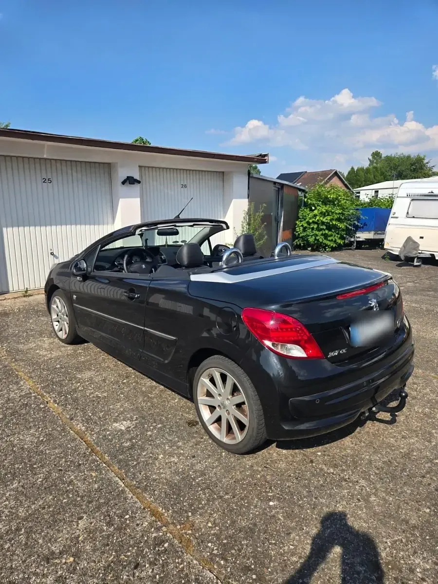Gebraucht Peugeot 207 CC Roland Garros 120 PS (88 kW) 2011 Schwarz Cabrio