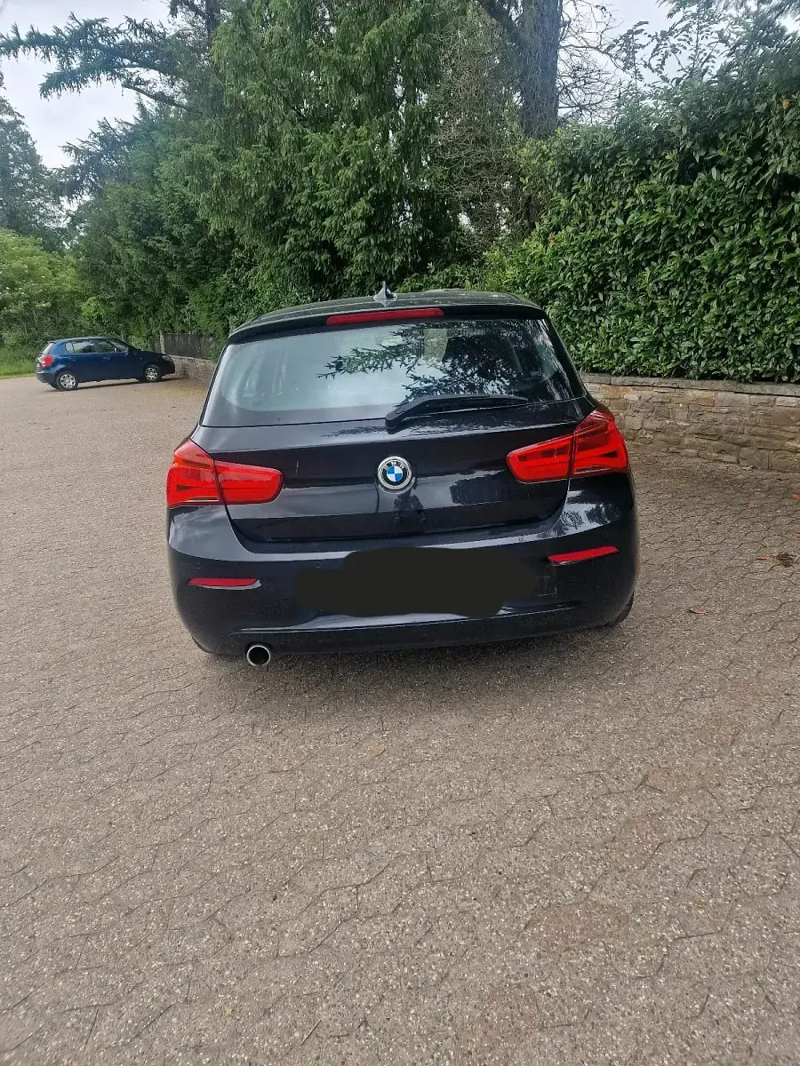 Gebraucht BMW 116 116 PS (85 kW) 2018 Schwarz Kleinwagen