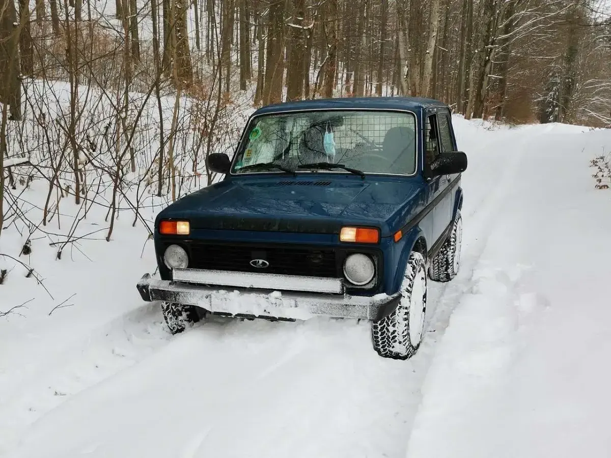 Gebraucht Lada Taiga 83 PS (61 kW) 2014 Blau SUV