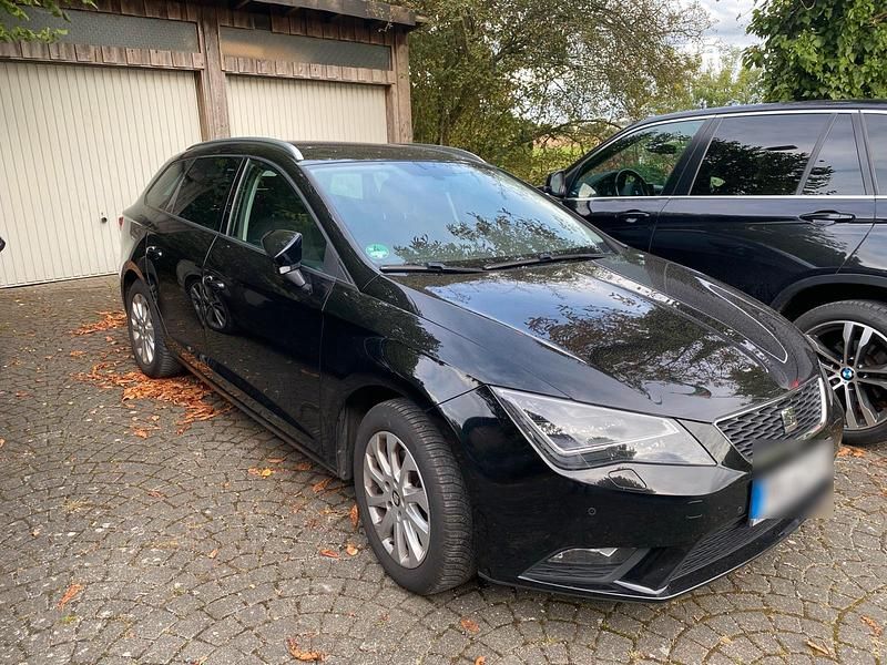 Schwarz Gebraucht 2016 Seat Leon Kombi | 8.600 € (Guter Preis) - Bild 1/4