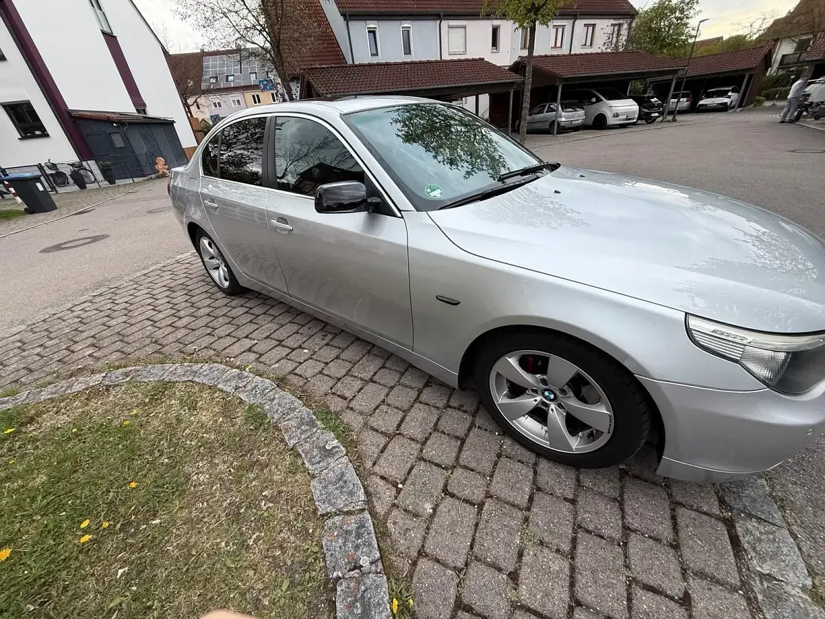 Gebraucht BMW 530 256 PS (188 kW) 2006 Silber Limousine