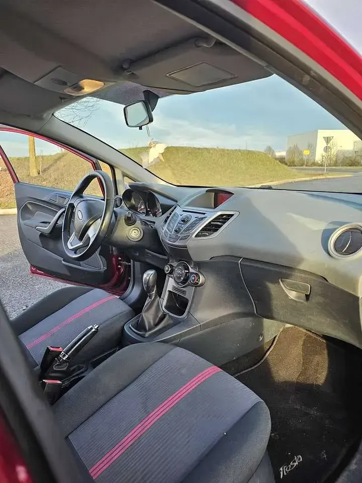 Gebraucht Ford Fiesta Trend 82 PS (60 kW) 2010 Violett Limousine