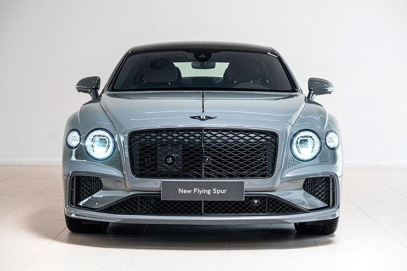 Ny Bentley Flying Spur 680 HK (500 kW) 2025 Grå Sedan