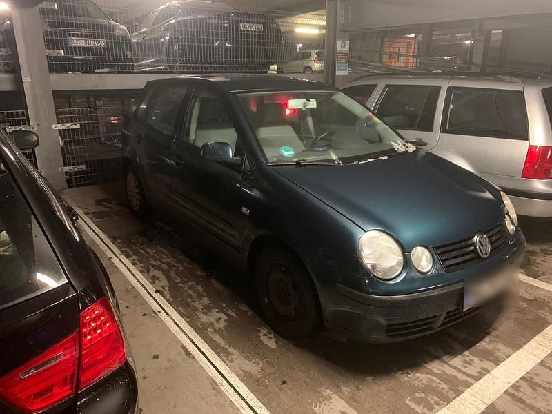 Blau Gebraucht 2002 VW Polo Limousine | 750 € (Superpreis) - Bild 1/4