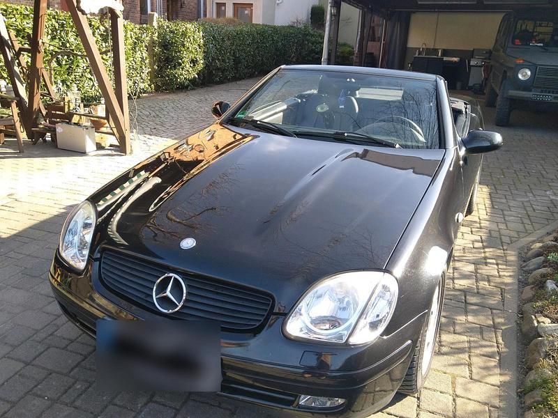 Gebraucht Mercedes SLK230 142 PS (104 kW) 1999 Schwarz Cabrio