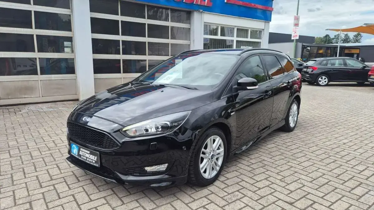 Gebraucht Ford Focus ST-Line 140 PS (102 kW) 2018 Schwarz Limousine