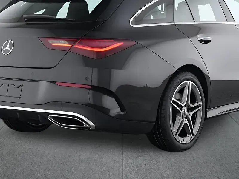 Gebraucht Mercedes CLA200 163 PS (119 kW) 2025 Schwarz Limousine