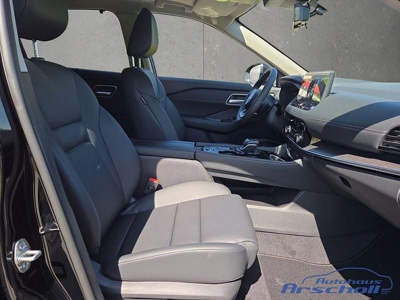 Neu Nissan X-Trail Tekna 163 PS (119 kW) 2026 M) (schwarz SUV