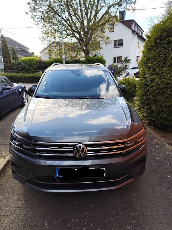 Gebraucht VW Tiguan Allspace Highline 150 PS (110 kW) 2018 Grau SUV