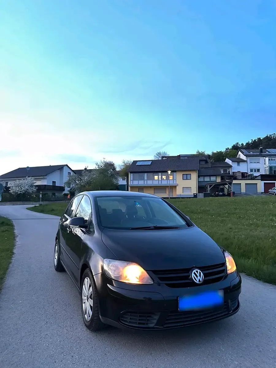 Second-hand VW Golf V 140 CP (102 kW) 2007 Negru Break