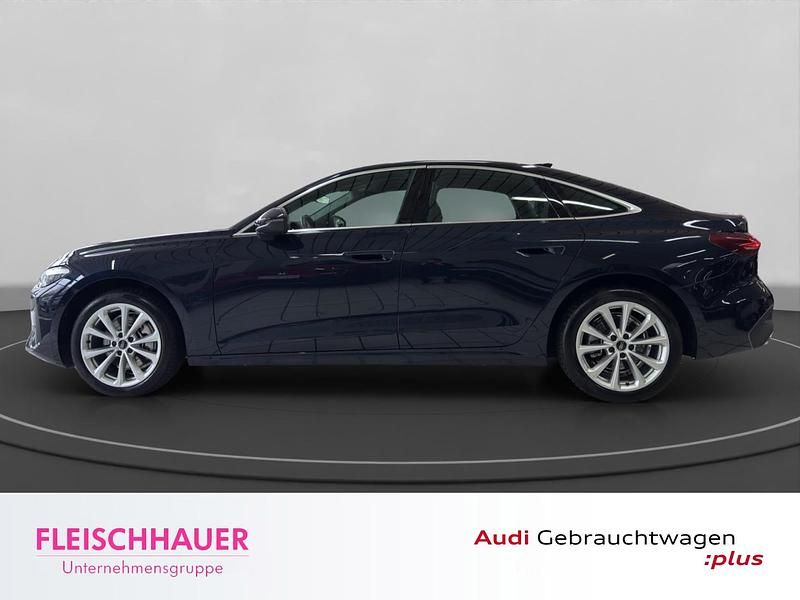 Gebraucht Audi A5 Basis 204 PS (150 kW) 2024 Blau Kombi