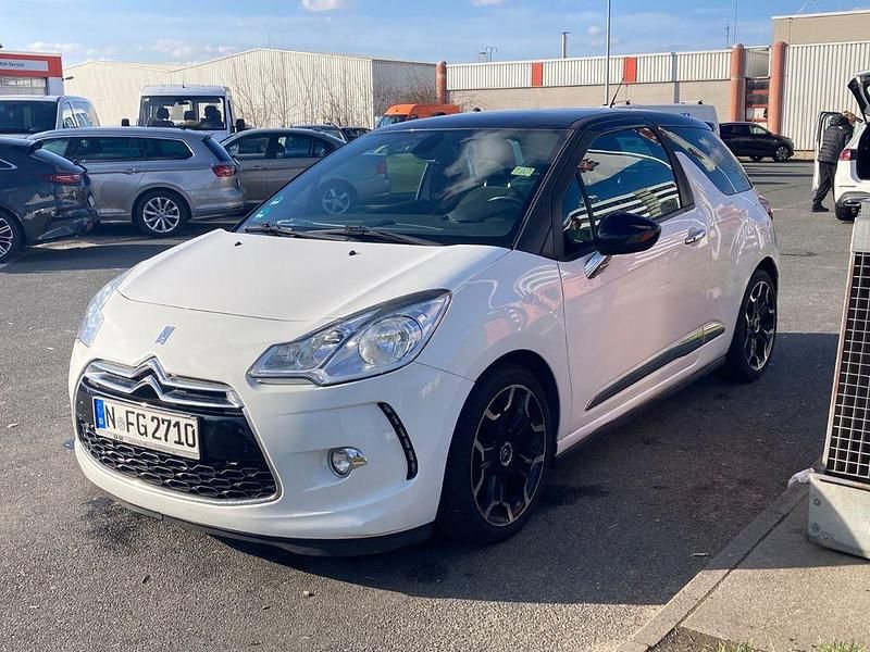 Gebraucht Citroën DS3 Sport Chic 114 PS (83 kW) 2013 Weiß Kleinwagen