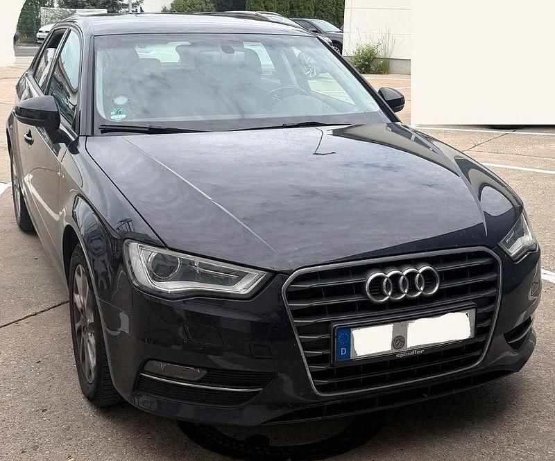 Schwarz Gebraucht 2016 Audi A3 Sportback Attraction Limousine | 10.500 € (Superpreis) - Bild 1/4