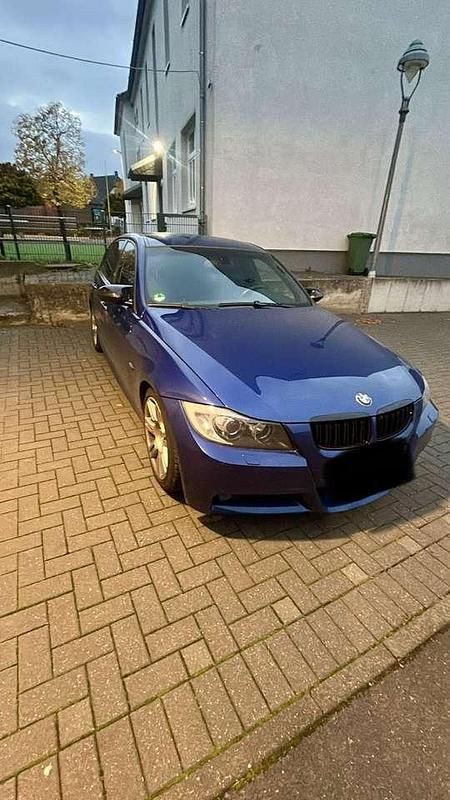 Blau Gebraucht 2006 BMW 330 Performance Limousine | 8.000 € (Fairer Preis) - Bild 1/4