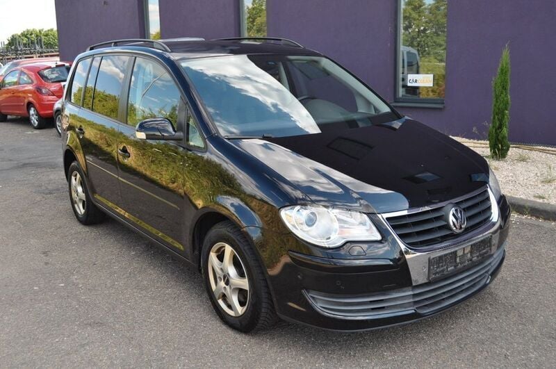Schwarz Gebraucht 2008 VW Touran United Van / Kleinbus | 3.990 € (Fairer Preis) - Bild 1/4