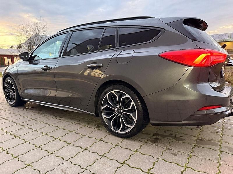 Gebraucht Ford Focus ST-Line 182 PS (133 kW) 2019 Grau Kombi