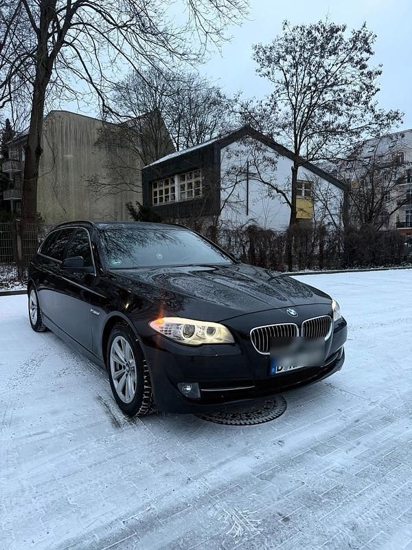 Gebraucht BMW 530 258 PS (189 kW) 2012 Schwarz Kombi