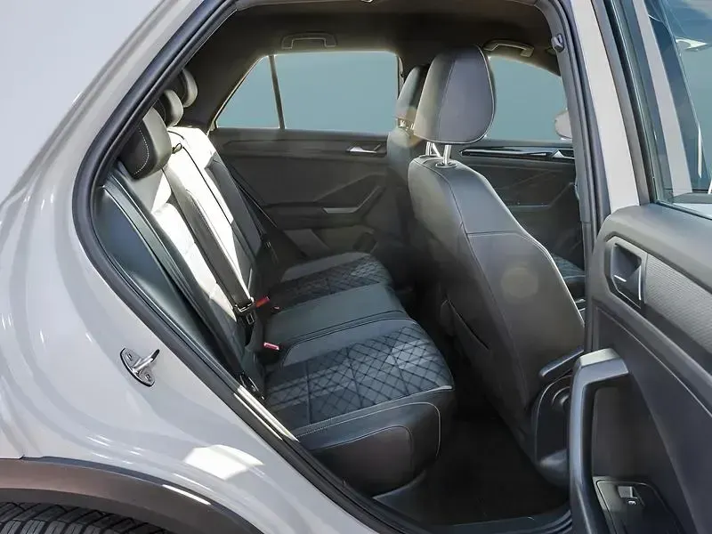 Gebraucht VW T-Roc 150 PS (110 kW) 2025 Grau SUV