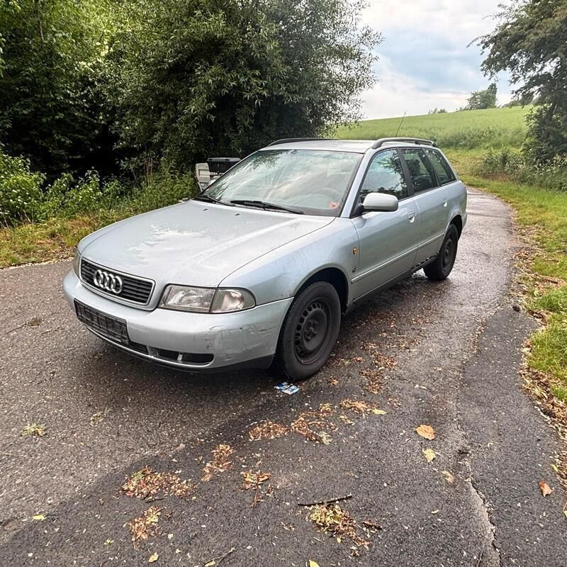 Silber Gebraucht 1997 Audi A4 Kombi | 350 € (Superpreis) - Bild 1/4